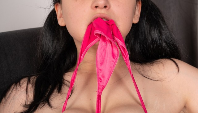 Busty Thick Brunette Rada Brewer Plays With Extra Long Dildo VR Porn Video VRPorn